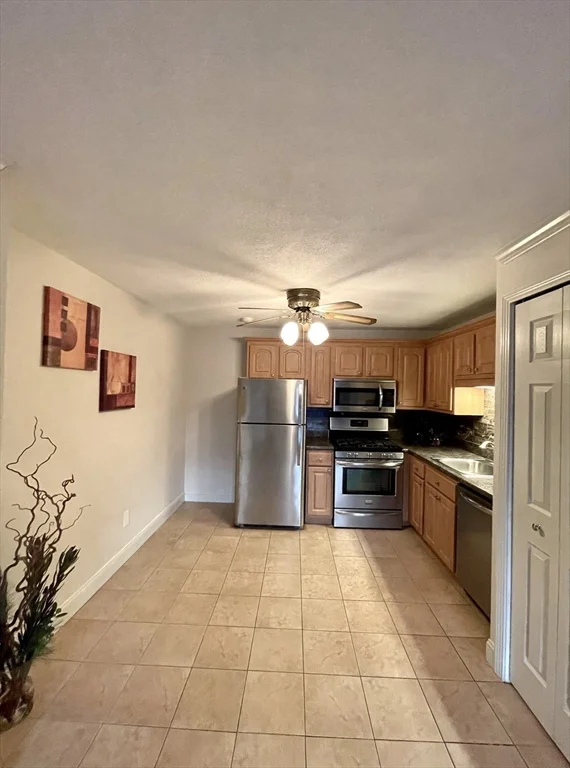 2 bed, 1 bath apartment for rent at 8 Kenmar Dr Unit 58, Nutting Lake — photo 4 of 18