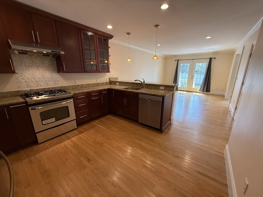 5 bed, 3 bath apartment for rent at 8 Kenneth Unit 8, Newton — photo 3 of 21