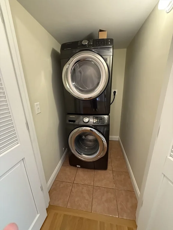 5 bed, 3 bath apartment for rent at 8 Kenneth Unit 8, Newton — photo 13 of 21
