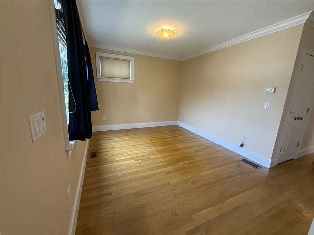 5 bed, 3 bath apartment for rent at 8 Kenneth Unit 8, Newton — photo 5 of 21