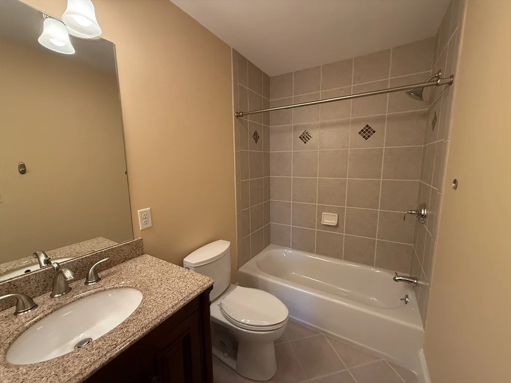 5 bed, 3 bath apartment for rent at 8 Kenneth Unit 8, Newton — photo 14 of 21