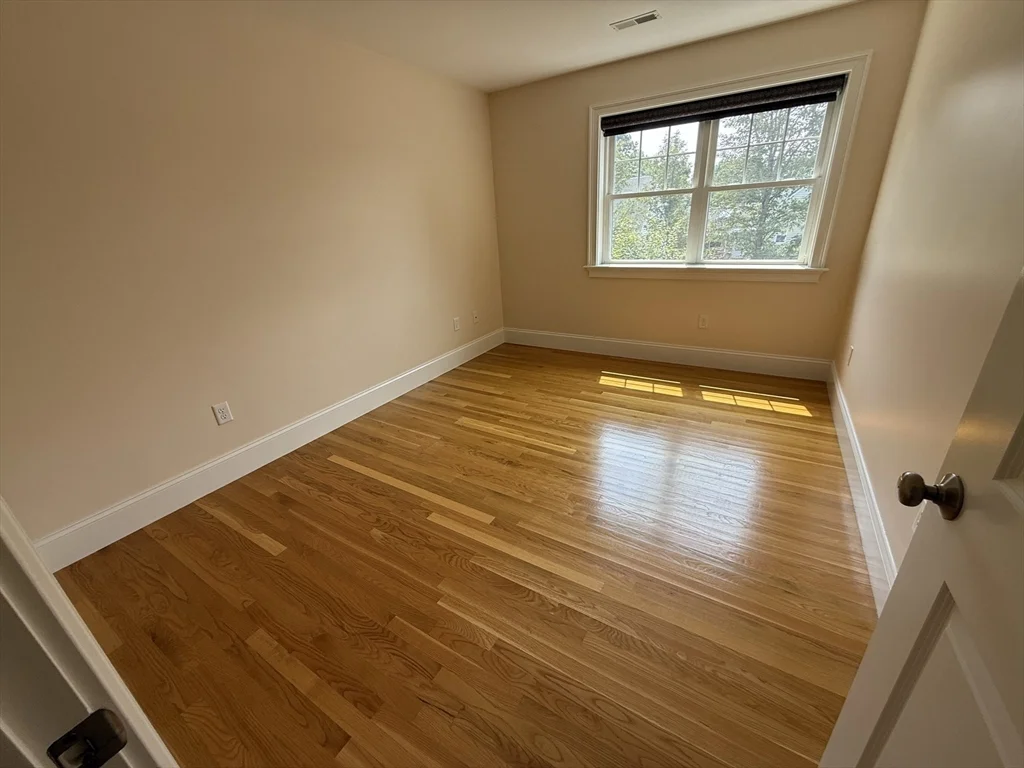 5 bed, 3 bath apartment for rent at 8 Kenneth Unit 8, Newton — photo 11 of 21