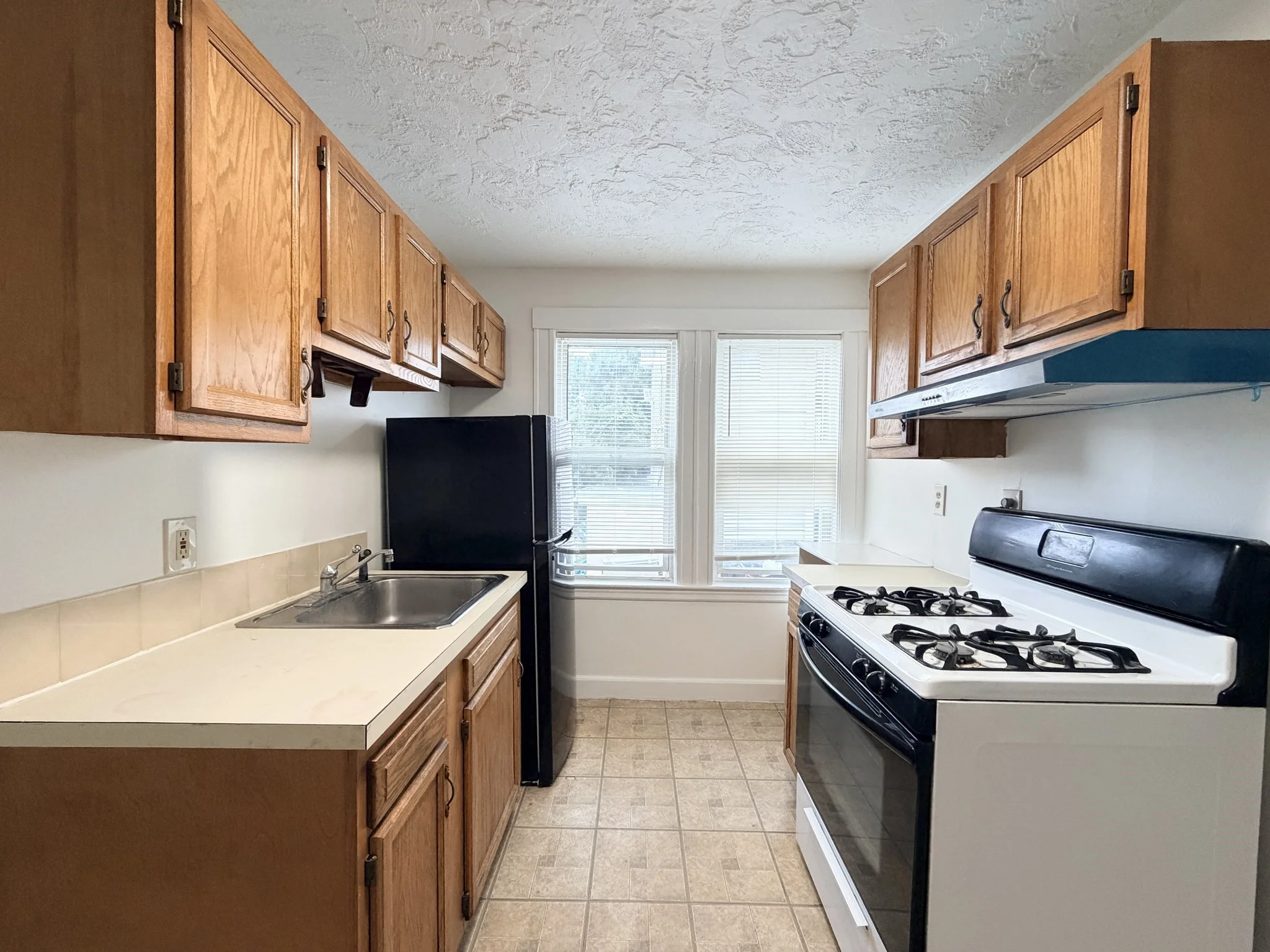 1 bed, 1 bath apartment for rent at 8 Kent St Unit 1R, Quincy — photo 4 of 10
