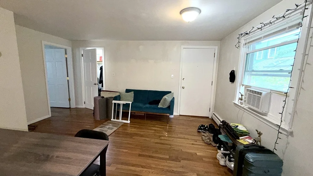 2 bed, 1 bath apartment for rent at 8 Kenwood St Unit 4, Cambridgeport — photo 3 of 12