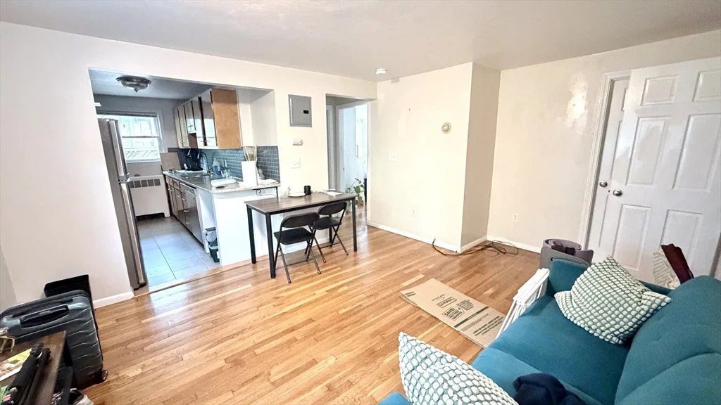 2 bed, 1 bath apartment for rent at 8 Kenwood St Unit 4, Cambridgeport — photo 2 of 12