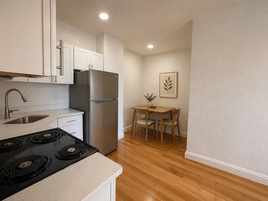 2 bed, 1 bath apartment for rent at 8 Kenwood St Unit 6, Dorchester — photo 2 of 8