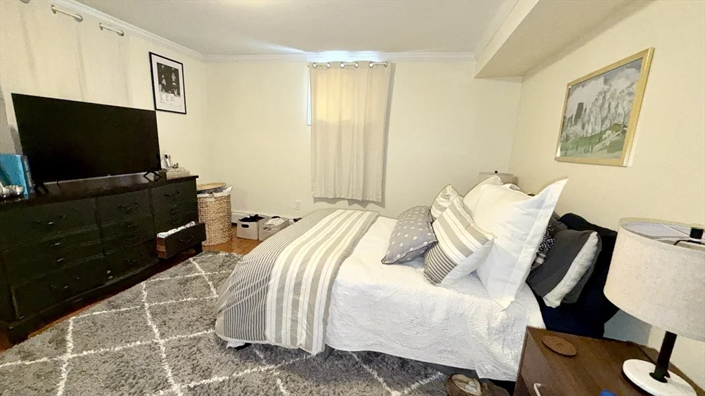 1 bed, 1 bath apartment for rent at 8 Kenwood St Unit B, Cambridgeport — photo 5 of 10