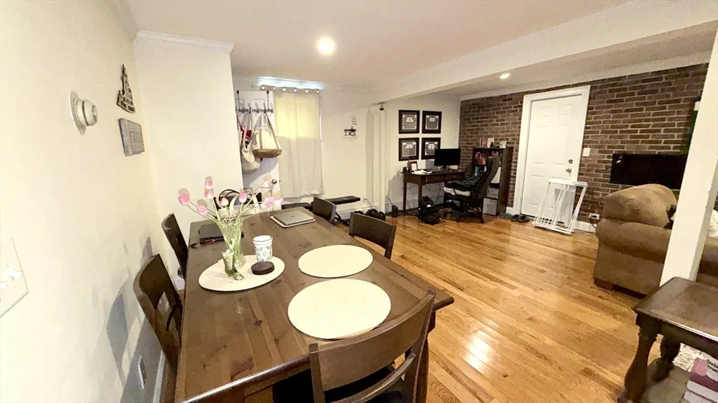 1 bed, 1 bath apartment for rent at 8 Kenwood St Unit B, Cambridgeport — photo 2 of 10