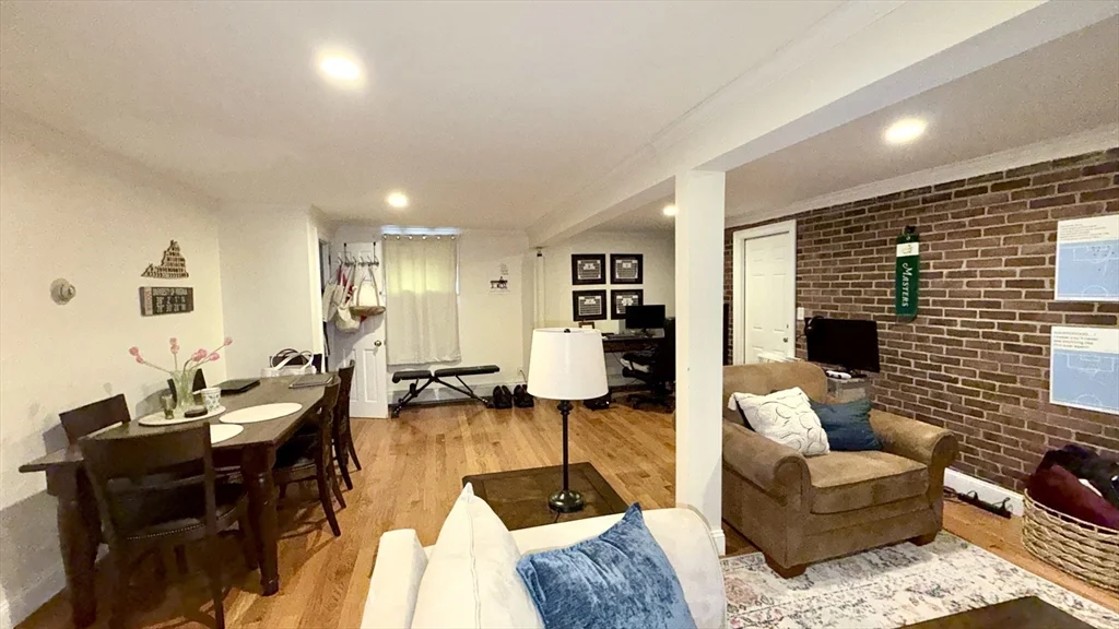 1 bed, 1 bath apartment for rent at 8 Kenwood St Unit B, Cambridgeport — photo 3 of 10