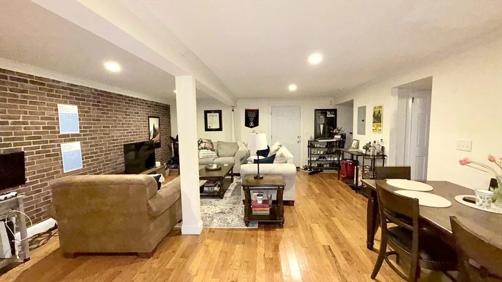 1 bed, 1 bath apartment for rent at 8 Kenwood St Unit B, Cambridgeport — photo 1 of 10