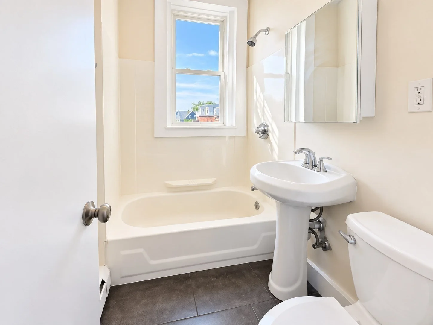 2 bed, 1 bath apartment for rent at 8 Kenwwod St Unit 7, Dorchester — photo 17 of 20