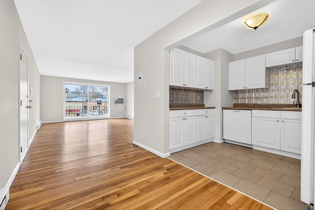 2 bed, 1 bath apartment for rent at 8 Kittredge Unit 10, Roslindale — photo 6 of 9