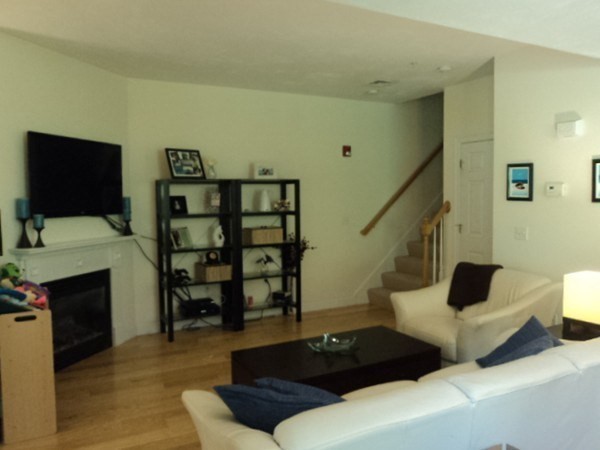 2 bed, 2 bath apartment for rent at 8 Knotts Unit 8, Hudson — photo 7 of 15