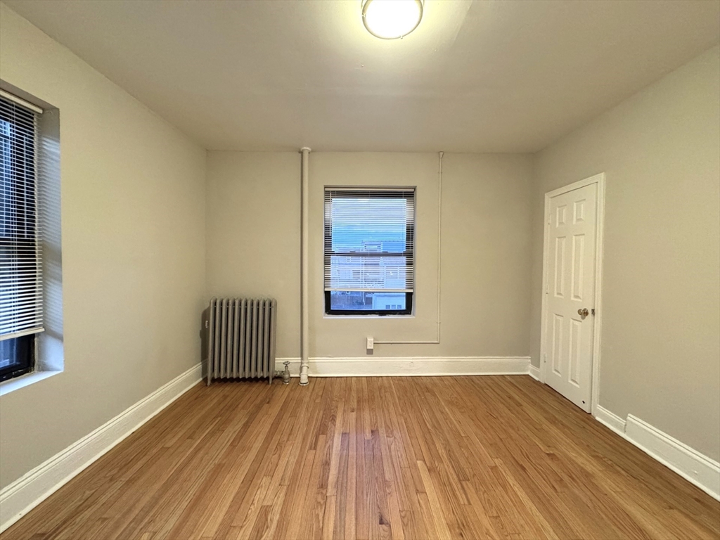 1 bed, 1 bath apartment for rent at 8 Langmaid Ave Unit 14, Winter Hill — photo 3 of 5