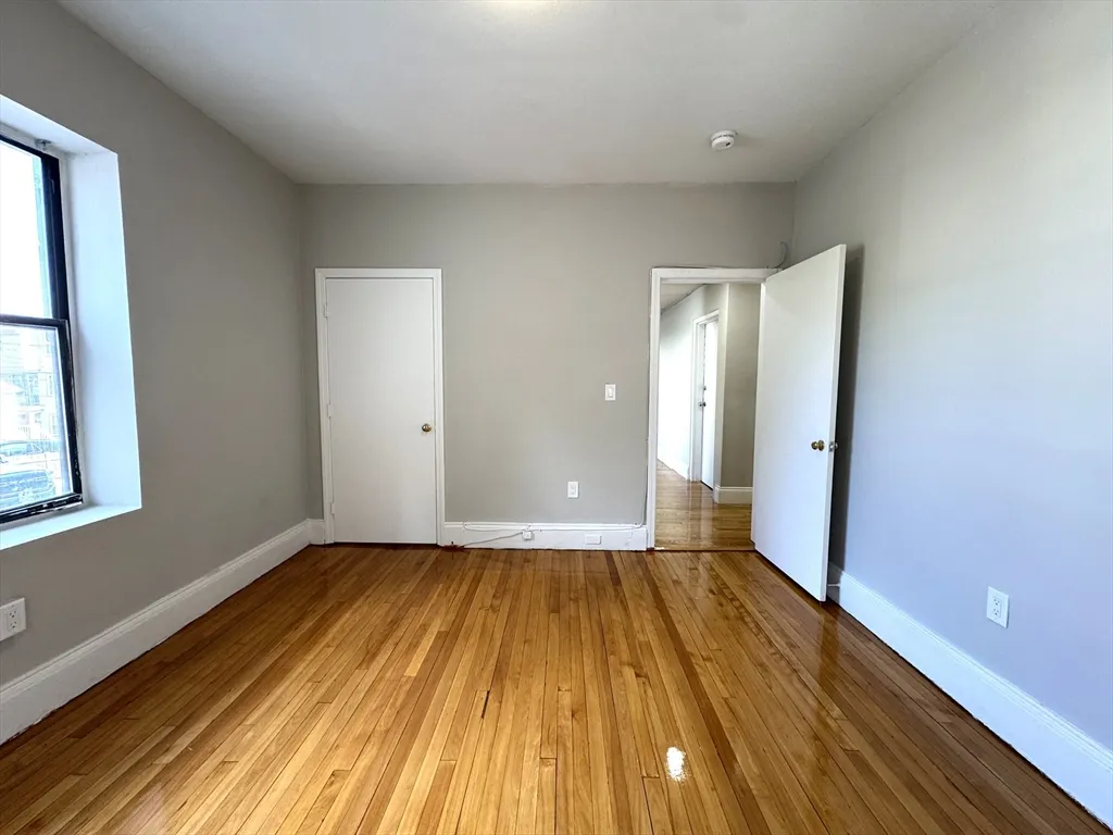 1 bed, 1 bath apartment for rent at 8 Langmaid Ave Unit 4, Winter Hill — photo 2 of 5