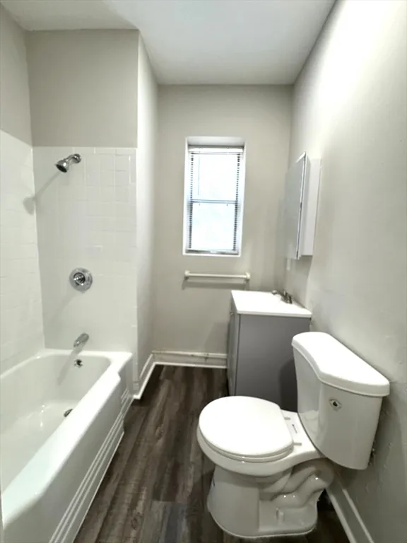 1 bed, 1 bath apartment for rent at 8 Langmaid Ave Unit 4, Winter Hill — photo 3 of 5