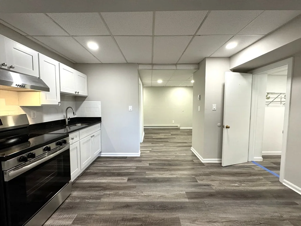 Studio bed, 1 bath apartment for rent at 8 Langmaid Ave Unit C3, Winter Hill — photo 1 of 7
