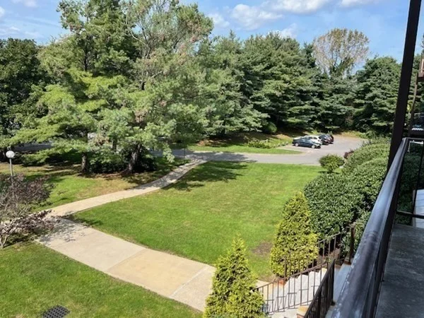 2 bed, 2 bath apartment for rent at 8 Ledgewood Way Unit 10, Peabody — photo 5 of 23
