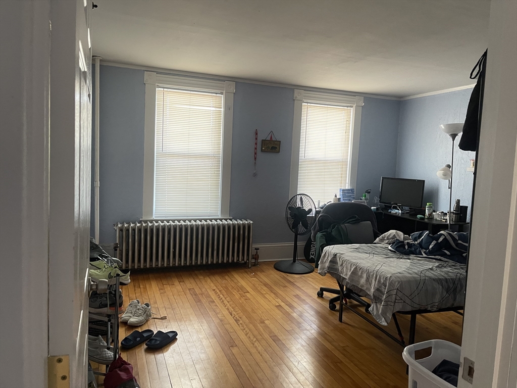 3 bed, 1 bath apartment for rent at 8 Lee Unit 2, WPI — photo 7 of 15