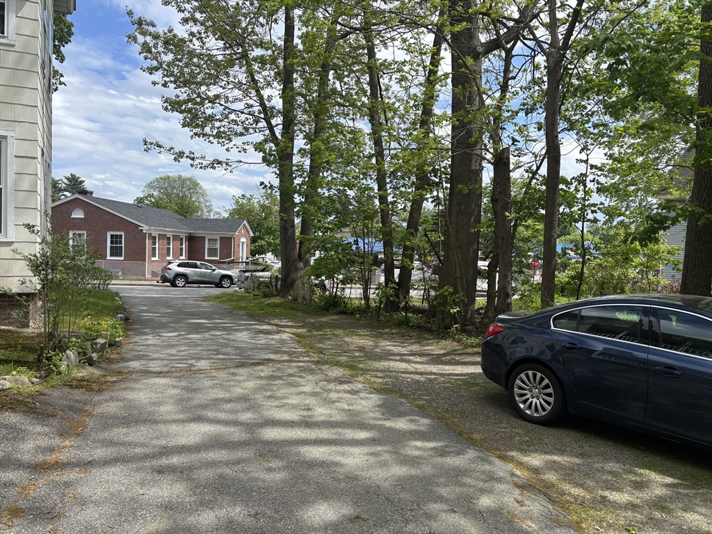 3 bed, 1 bath apartment for rent at 8 Lee Unit 2, WPI — photo 15 of 15