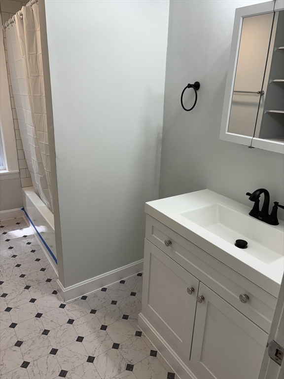 3 bed, 1 bath apartment for rent at 8 Lee Unit 2, WPI — photo 5 of 15