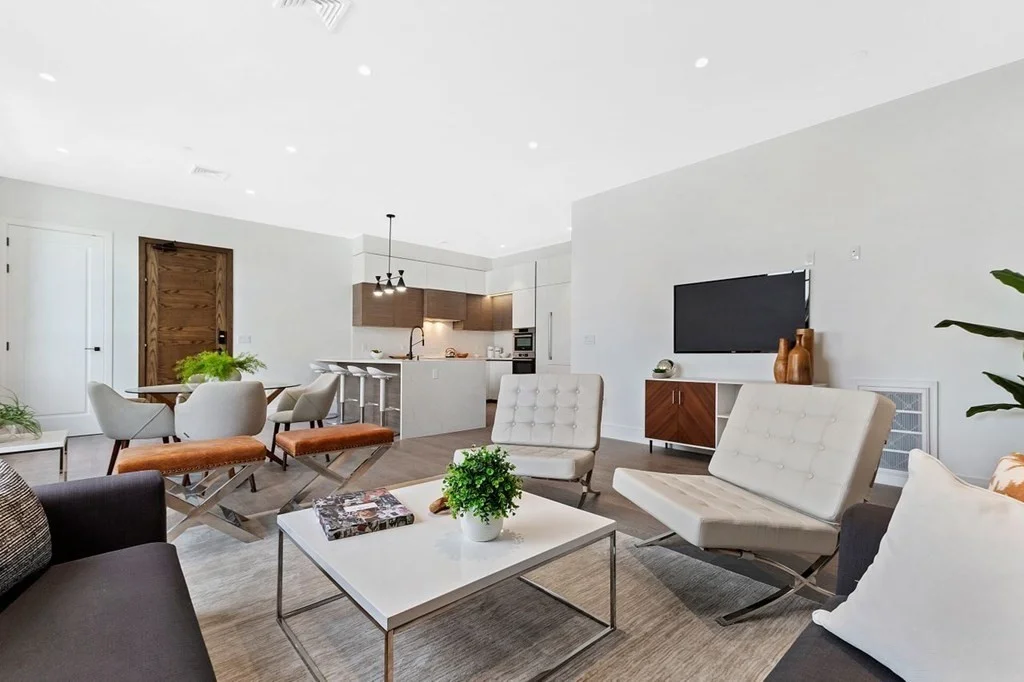 2 bed, 2 bath apartment for rent at 8 Leverett St Unit 1, Brookline Village — photo 4 of 15