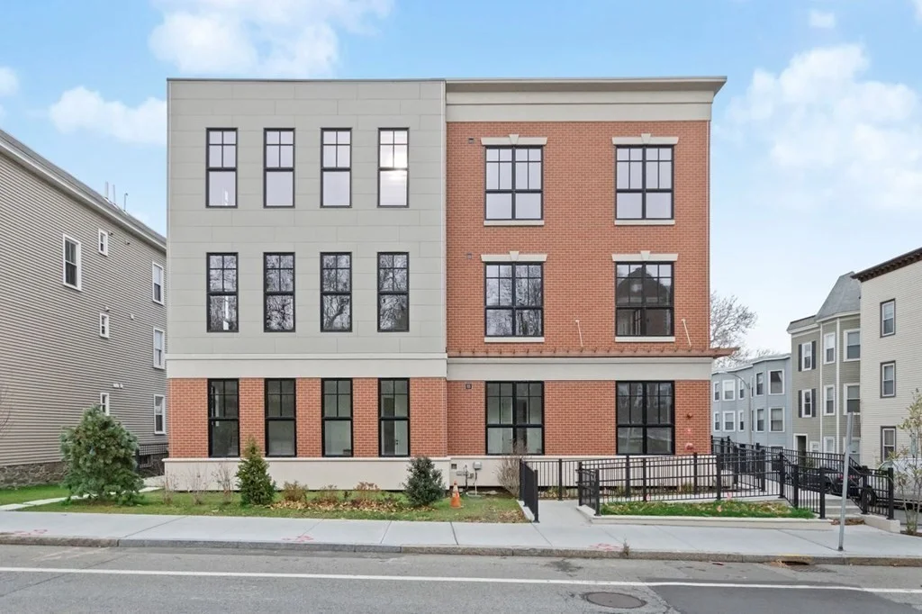 2 bed, 2 bath apartment for rent at 8 Leverett St Unit 1, Brookline Village