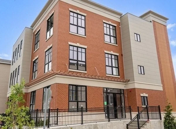 2 bed, 2 bath apartment for rent at 8 Leverett St Unit 3, Brookline Village — photo 2 of 17