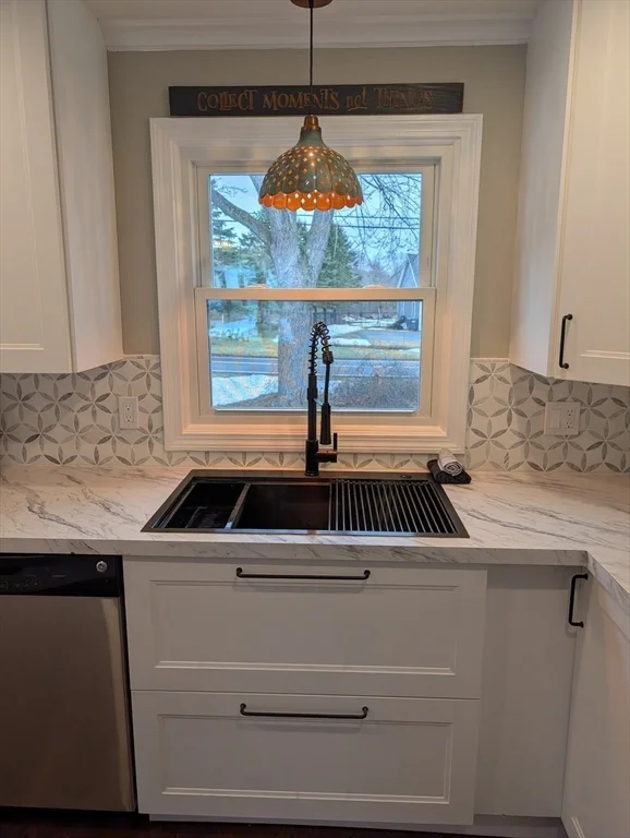3 bed, 1 bath apartment for rent at 8 Linda Circuit, Grafton — photo 4 of 15