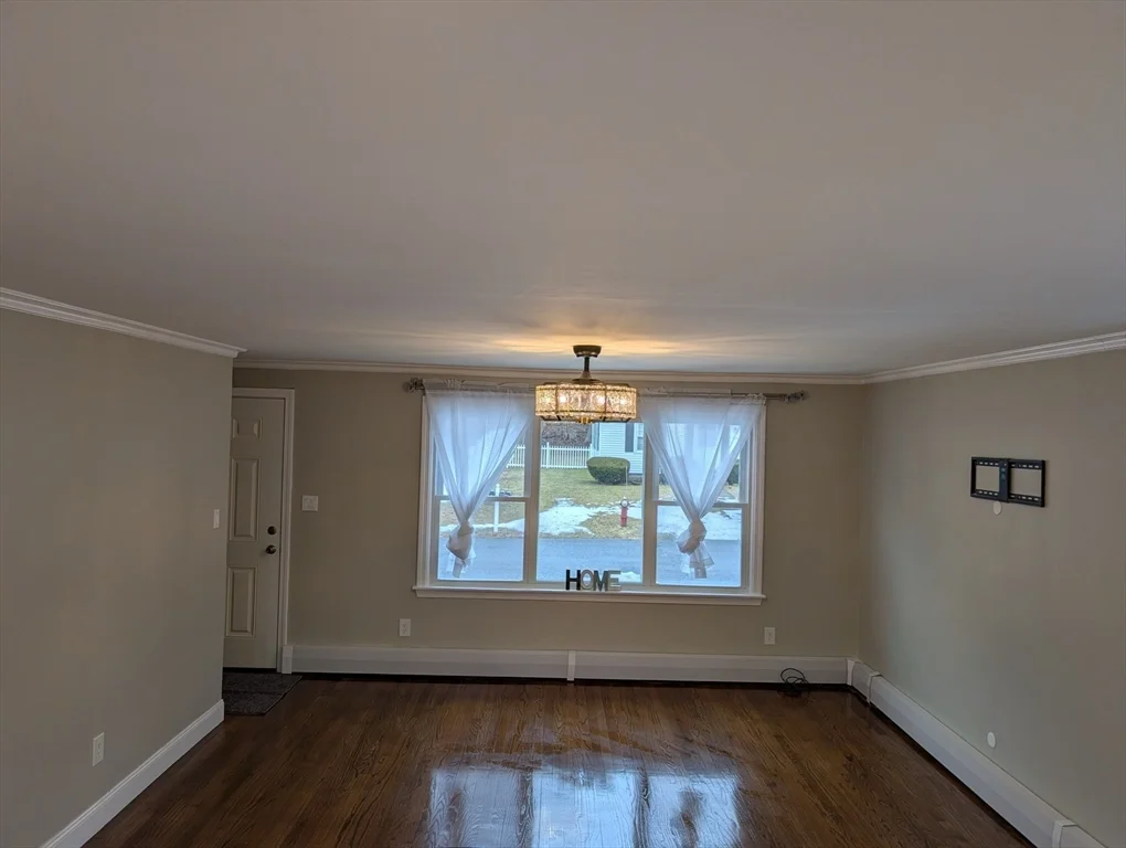 3 bed, 1 bath apartment for rent at 8 Linda Circuit, Grafton — photo 5 of 15