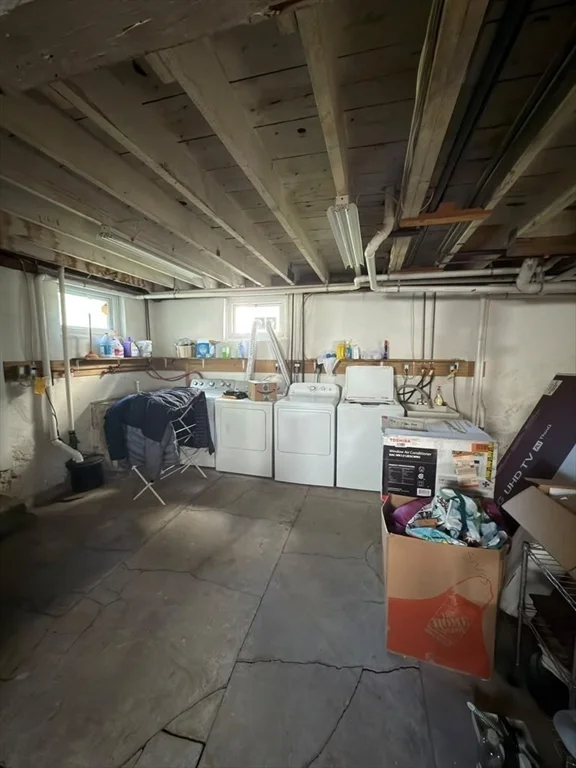 2 bed, 1 bath apartment for rent at 8 Linden St Unit 1, Watertown — photo 11 of 13