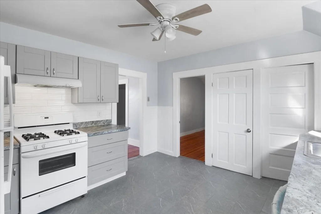 3 bed, 1 bath apartment for rent at 8 Linwood St Unit 2, Holbrook — photo 29 of 36