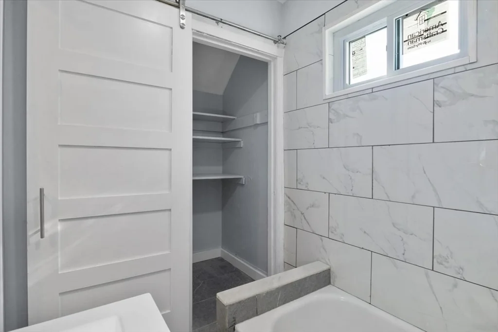 3 bed, 1 bath apartment for rent at 8 Linwood St Unit 2, Holbrook — photo 30 of 36