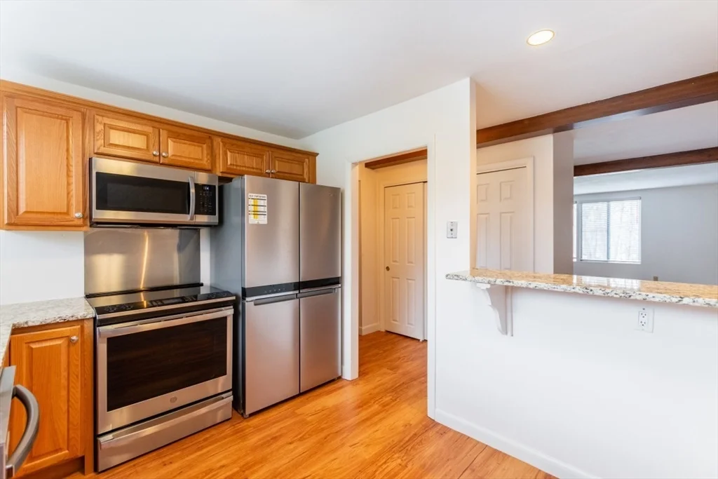 1 bed, 1 bath apartment for rent at 8 Longwood Dr Unit 4, Andover — photo 2 of 11