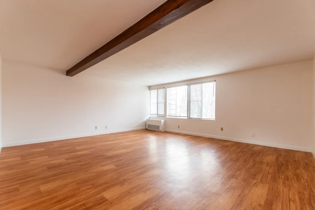 1 bed, 1 bath apartment for rent at 8 Longwood Dr Unit 4, Andover — photo 3 of 11
