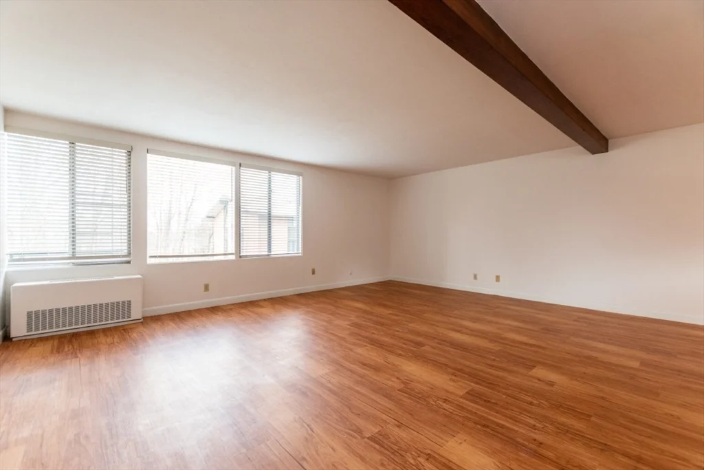 1 bed, 1 bath apartment for rent at 8 Longwood Dr Unit 4, Andover — photo 4 of 11