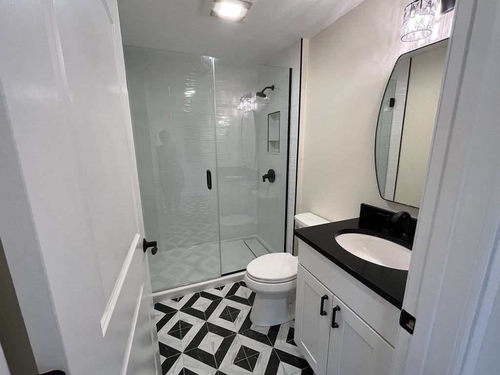 3 bed, 1 bath apartment for rent at 8 Lyman Ave Unit 2, Medford — photo 15 of 18