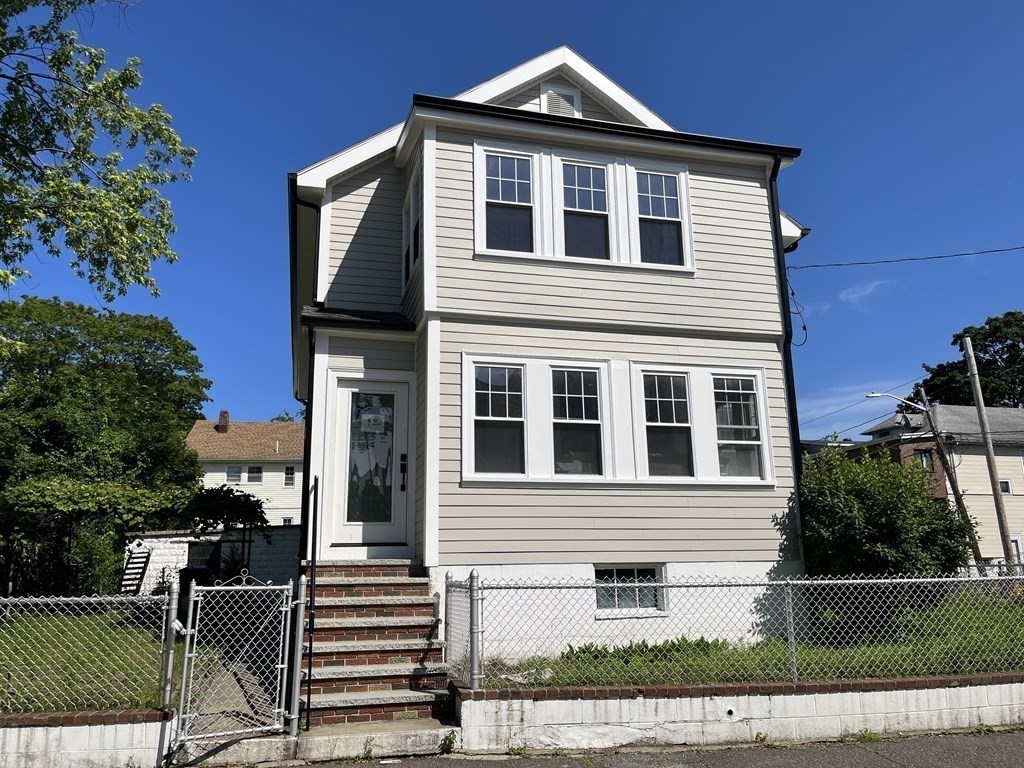 3 bed, 1 bath apartment for rent at 8 Lyman Ave Unit 2, Medford — photo 2 of 18