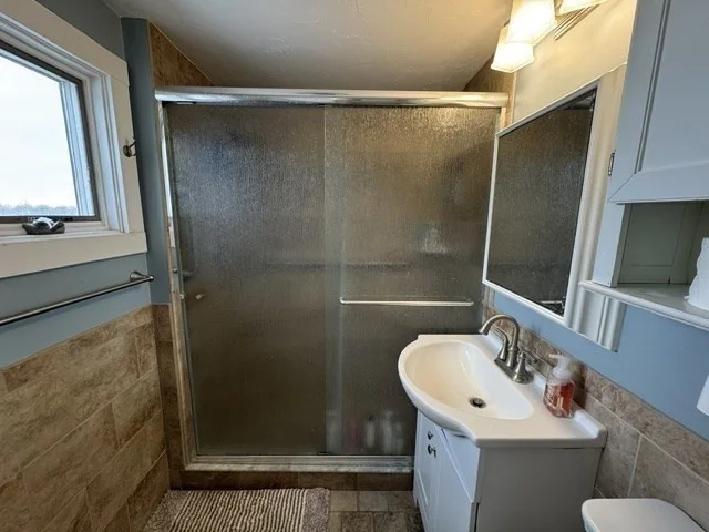 3 bed, 1 bath apartment for rent at 8 Macarthur Ln Unit 8, Marshfield — photo 9 of 11
