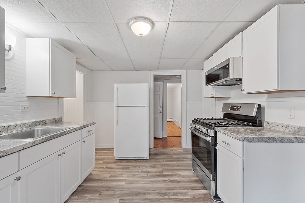 2 bed, 1 bath apartment for rent at 8 Main St Unit 2 F, Pepperell — photo 2 of 13