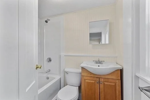3 bed, 1 bath apartment for rent at 8 Main St Unit 2 R, Pepperell — photo 6 of 13