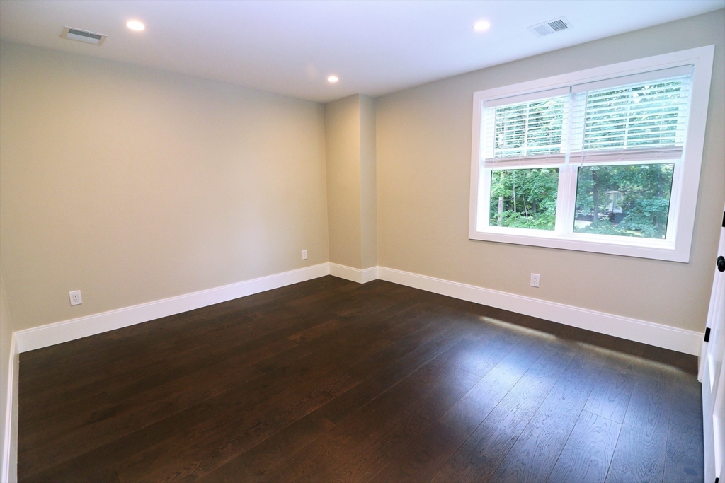 4 bed, 3 bath apartment for rent at 8 Malden Unit 8, Natick — photo 26 of 38