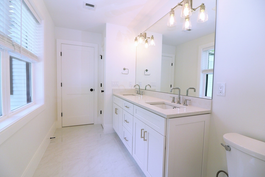 4 bed, 3 bath apartment for rent at 8 Malden Unit 8, Natick — photo 19 of 38
