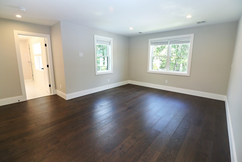 4 bed, 3 bath apartment for rent at 8 Malden Unit 8, Natick — photo 15 of 38