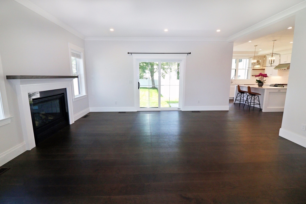 4 bed, 3 bath apartment for rent at 8 Malden Unit 8, Natick — photo 4 of 38