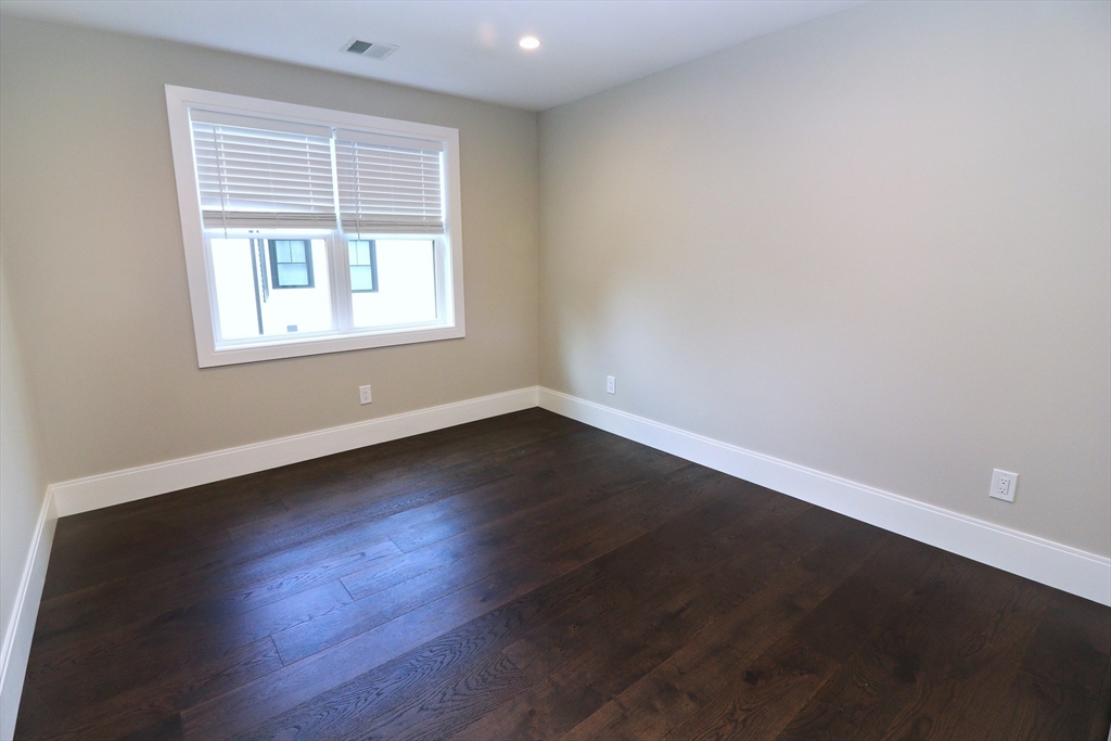 4 bed, 3 bath apartment for rent at 8 Malden Unit 8, Natick — photo 28 of 38