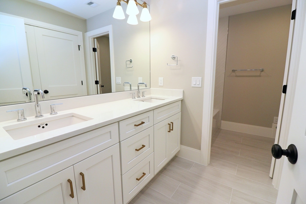 4 bed, 3 bath apartment for rent at 8 Malden Unit 8, Natick — photo 22 of 38