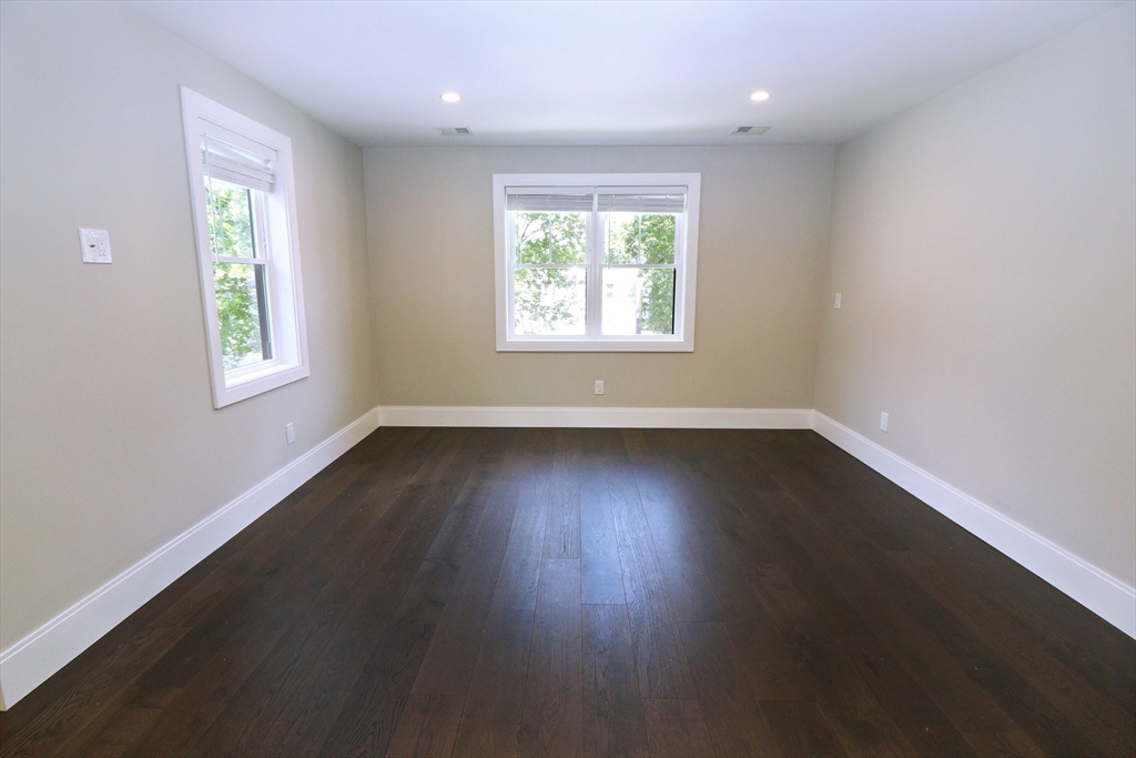 4 bed, 3 bath apartment for rent at 8 Malden Unit 8, Natick — photo 17 of 38