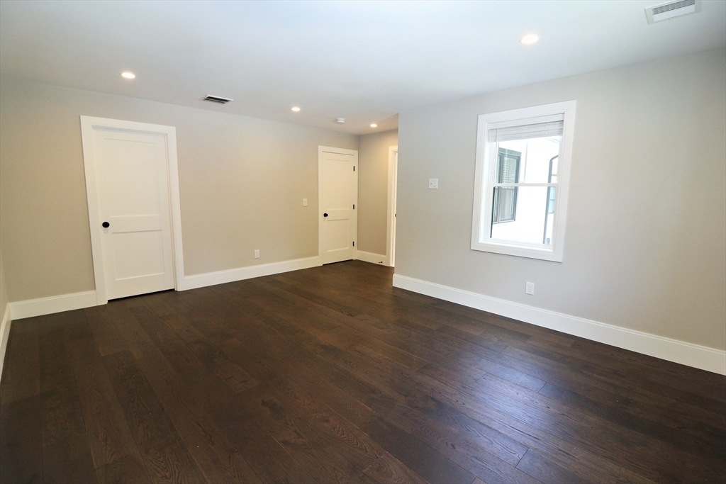 4 bed, 3 bath apartment for rent at 8 Malden Unit 8, Natick — photo 16 of 38