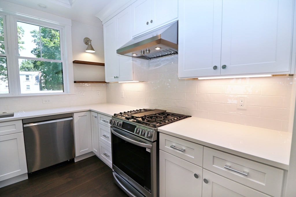 4 bed, 3 bath apartment for rent at 8 Malden Unit 8, Natick — photo 10 of 38